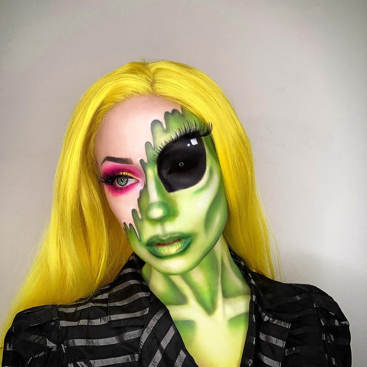 the_trashmask's tweet photo. Day 9/31 👽👽👽

#31DaysOfHalloween #halloweenmakeup https://t.co/l8LQkbZk5D