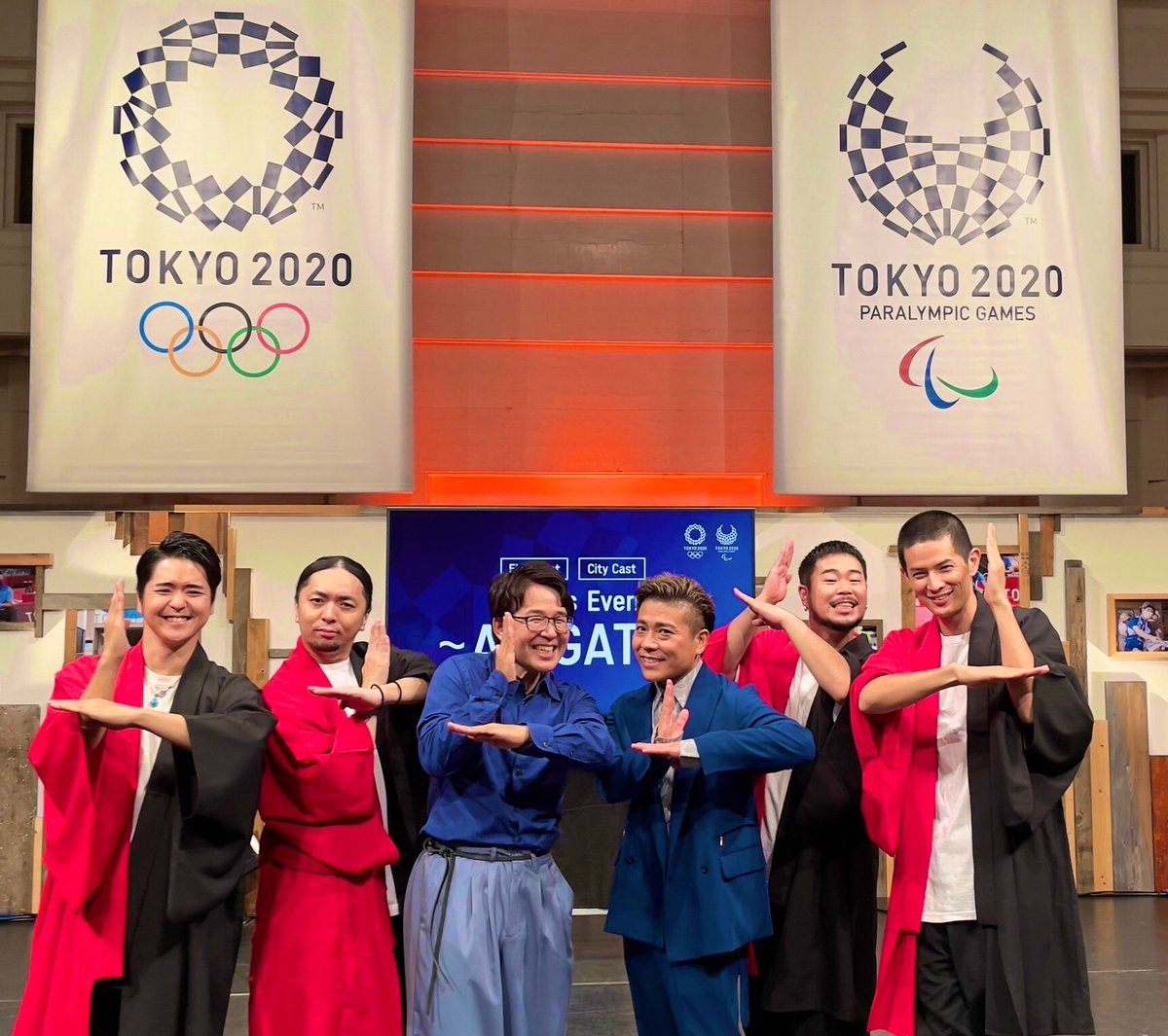 micromansunrise's tweet photo. 昨日 #Tokyo2020 を支えられたボランティア皆さんに感謝を込めた #ThanksEvent に参加させて頂きました。
魂 No limitでは @TRIQSTAR_JPN & 一郎さんと「手話×ダンス×歌」の融合にて新しい表現にチャレンジ。
「限界を超える」という思いを込めて🔥感謝しかない!
#FieldCast #CityCast #ARIGATO https://t.co/IrcYYTxp6O