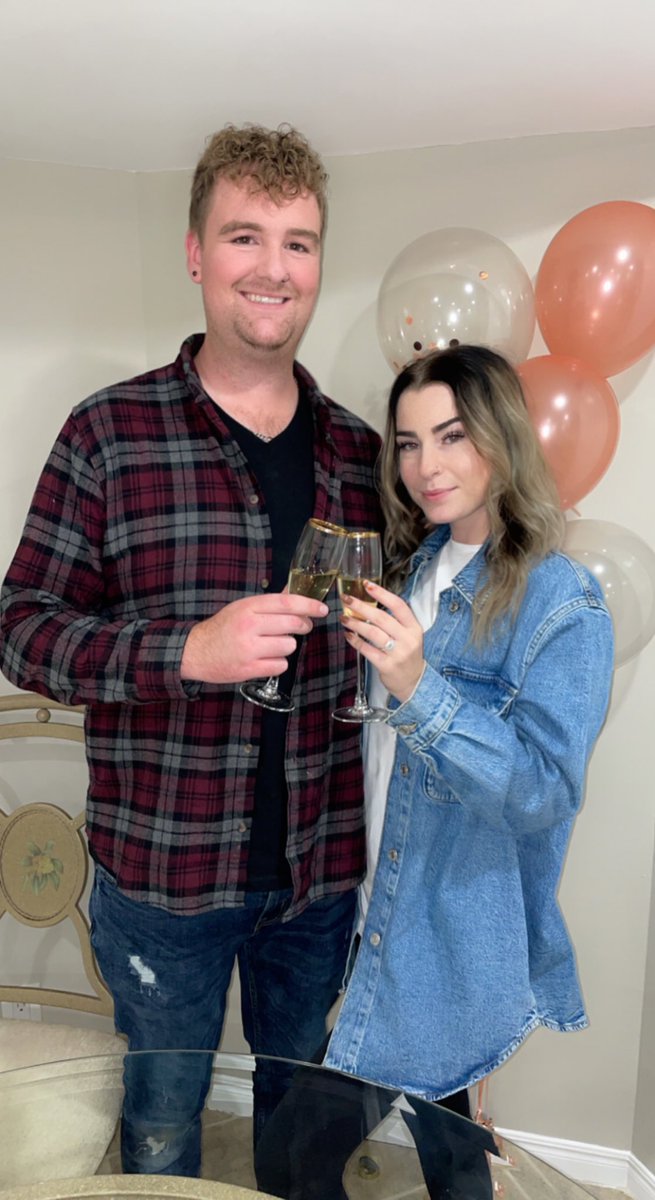 itzfaymurkz's tweet photo. SHE SAID YES 💍🎉 https://t.co/duoJpIY7nf