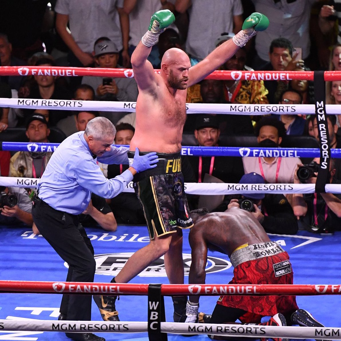 talkSPORT (@talksport) on Twitter photo โ
Overcame mental health issues
โ
Overcame drink problems
โ
Overcame drug problems
โ
Lost over 10 stone in weight
โ
Won his heavyweight titles back
โ
Successfully defended his titles
<a href="/Tyson_Fury/">TYSON FURY</a> is inspirational ๐ โ
Overcame mental health issues
โ
Overcame drink problems
โ
Overcame drug problems
โ
Lost over 10 stone in weight
โ
Won his heavyweight titles back
โ
Successfully defended his titles
<a href="/Tyson_Fury/">TYSON FURY</a> is inspirational ๐