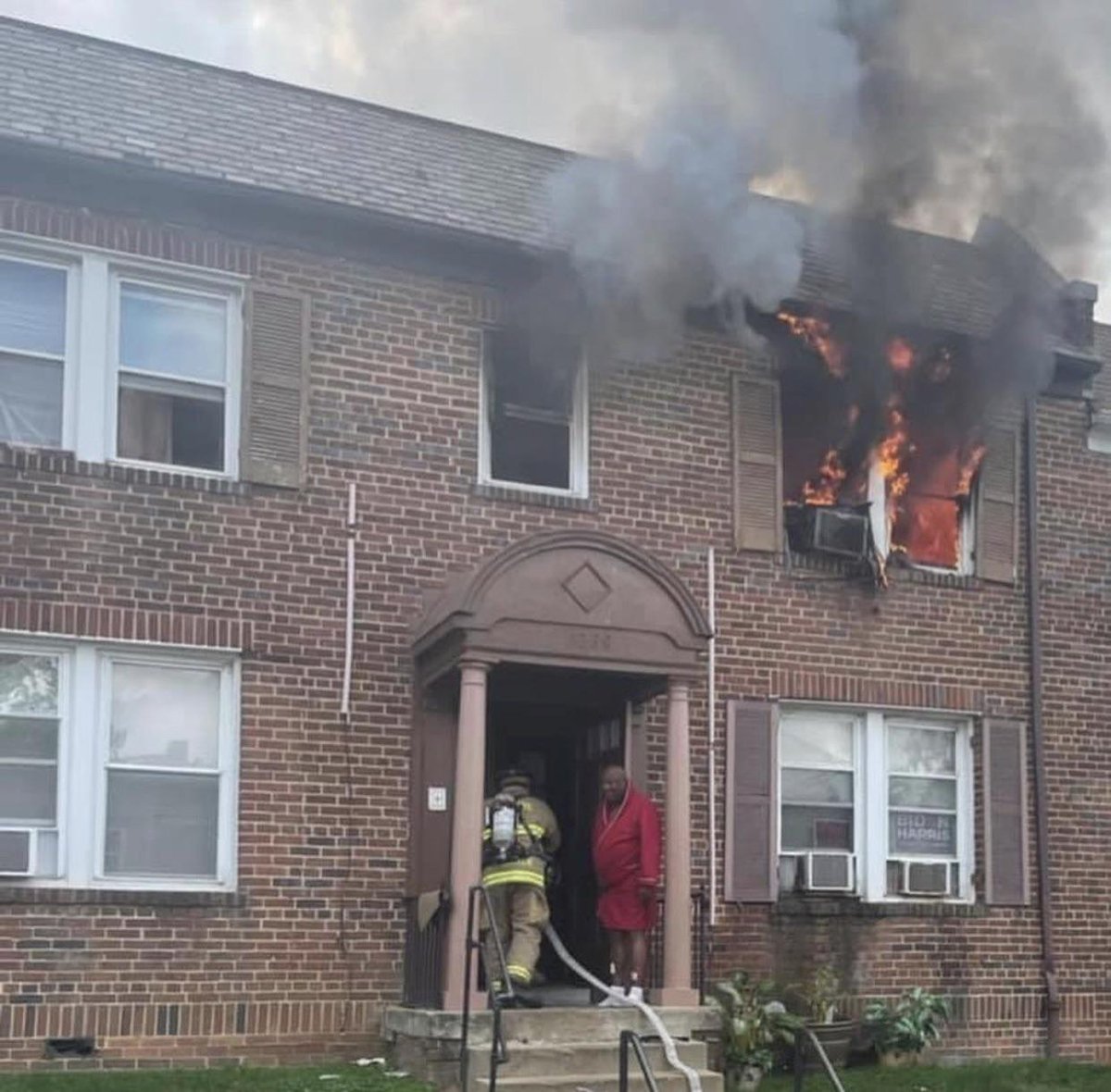HavenDaina's tweet photo. DC Fire stretching lines. DC resident politely holding the door.
all firefighter lovers show ue love like and follow me 😘💚🥰
#FirePreventionWeek#MoreThanFires #yycfire #firepreventionweek, https://t.co/yS1Ytp6K6T
