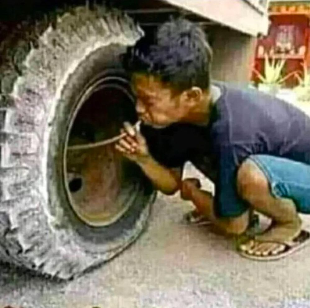 Bhuwantastic's tweet photo. Me trying to complete dream in which i am about to get million dollars https://t.co/SwZLmRG6E3