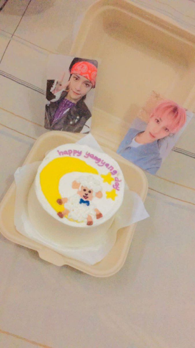 sygdejunyang2x's tweet photo. HAPPY BIRTHDAY OUR HAPPINESS

HAPPY YANGYANG DAY💓💓

#YangyangPreciousDay
#刘扬扬1010生日快乐
#여러분_봐봐_오늘_양양이_생일
@WayV_official https://t.co/N7OnFVUlQL