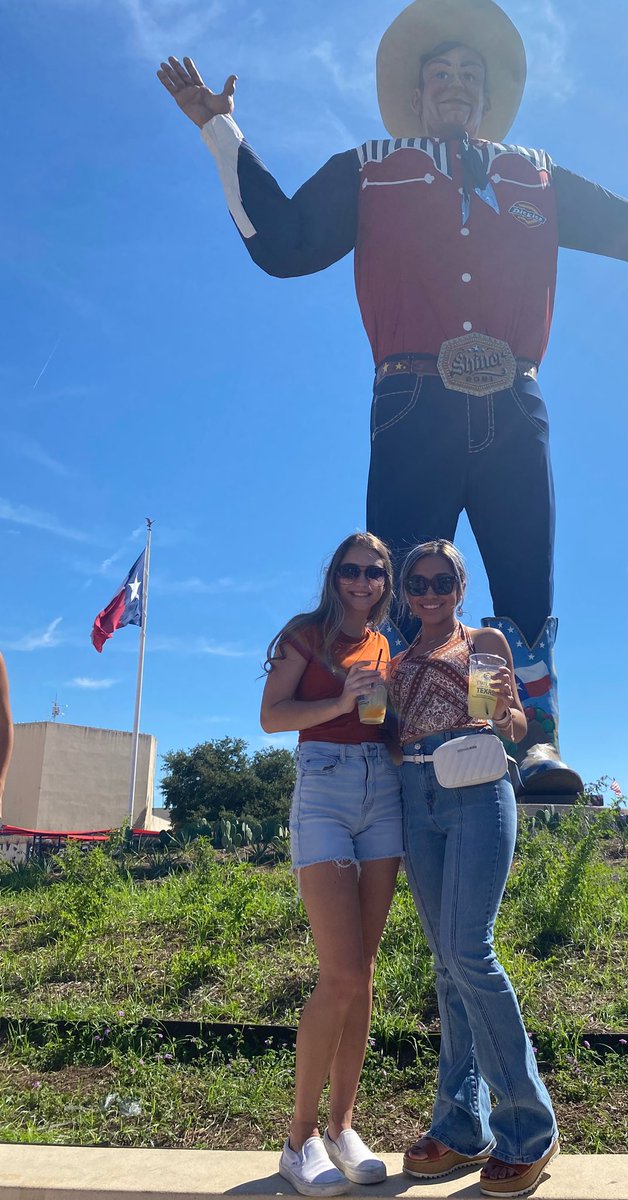 presleyovalle's tweet photo. making the world a better place since 2003 #cheersto18 #statefairoftexas #BigTex https://t.co/PI8itUjMhY
