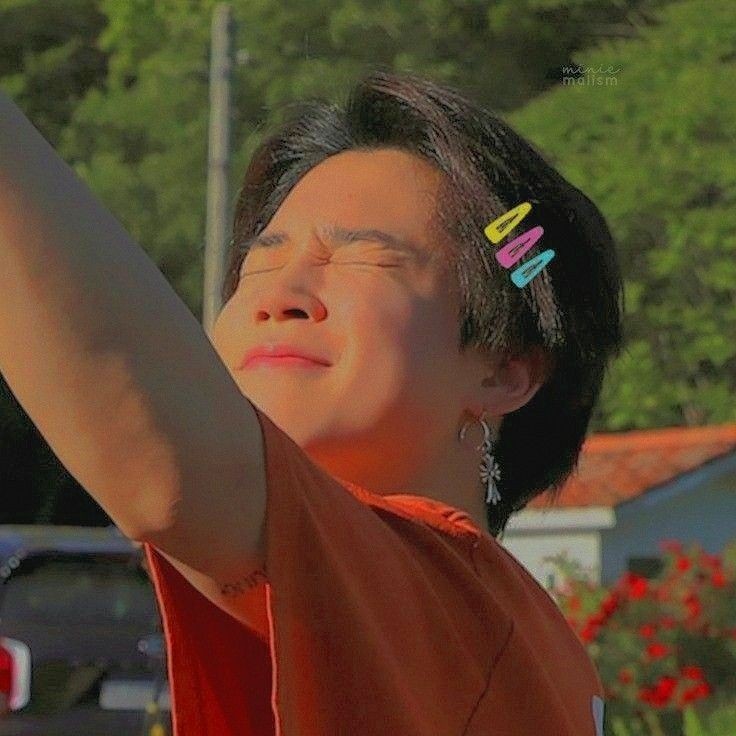 sisyouthot's tweet photo. GUYS I THINK WE A BIT TOO EARLY WITH THE HAPPY BIRTHDAY JIMIN AHAHHAJSOSKSOS 😭😭 https://t.co/0baZ0RO0mB