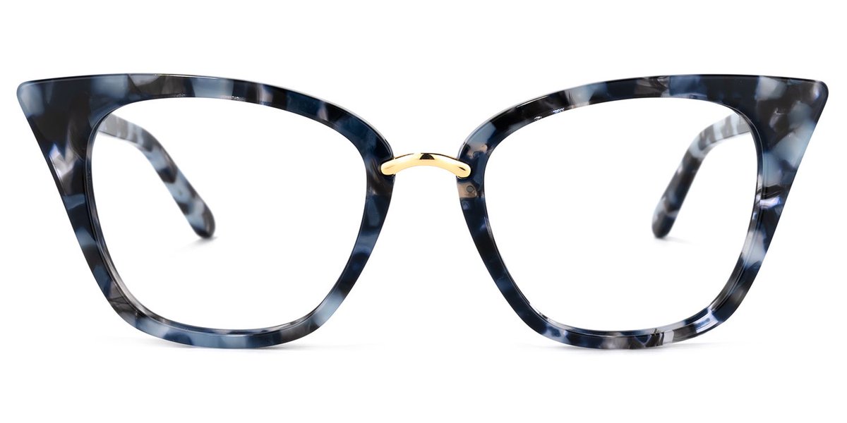 nataliesspoons's tweet photo. As an artist I feel obligated to wear the coolest statement glasses I can find. Shout-out to Zeelool for making that a reality for me on a budget. https://t.co/wLk4dAf0VD
