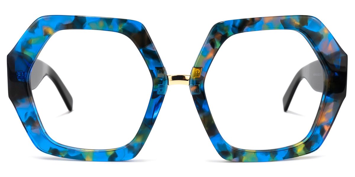 nataliesspoons's tweet photo. As an artist I feel obligated to wear the coolest statement glasses I can find. Shout-out to Zeelool for making that a reality for me on a budget. https://t.co/wLk4dAf0VD