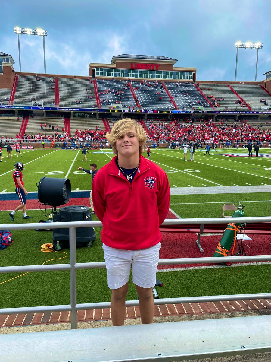ace_mcateer's tweet photo. Had a absolute ball today at the Liberty Homecoming game against Middle Tennessee for a unofficial visit. The facilities are amazing and the atmosphere is great! Love this place and hope to be back soon @austint2021 @LibertyFootball @williamsdogfb @CoachTBurns @TheChrisRubio https://t.co/MqFoX9FPNF
