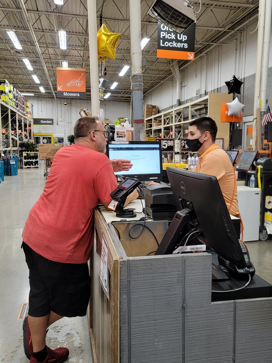 jenniferk0205's tweet photo. #findknowgrow @FromMuscles following the process and engaging the customer! Another pro-xtra in the bag! @Patrici00012390 @BethRoyHD @ChristyWillste1 @SharonMHurley @IsmaelPerezJrHD @THDPimentel https://t.co/Dq2oDhpHYM