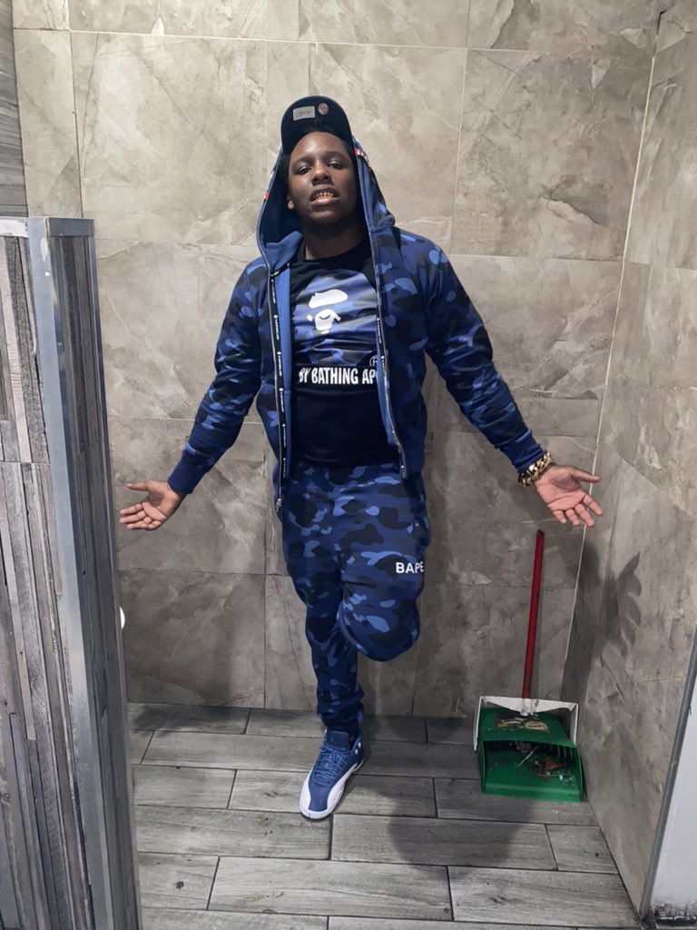 relentless_yg's tweet photo. Got my pistol on me , You know whats that bout I say shawty, shawty, can you help me out? I'm in the streets, I'm chasin' money, baby, tryna make it out #RELENTLESS4L🧡 #23😈 #LIBRAGANG♎️ ⚖️ https://t.co/PHmtKOPeTe
