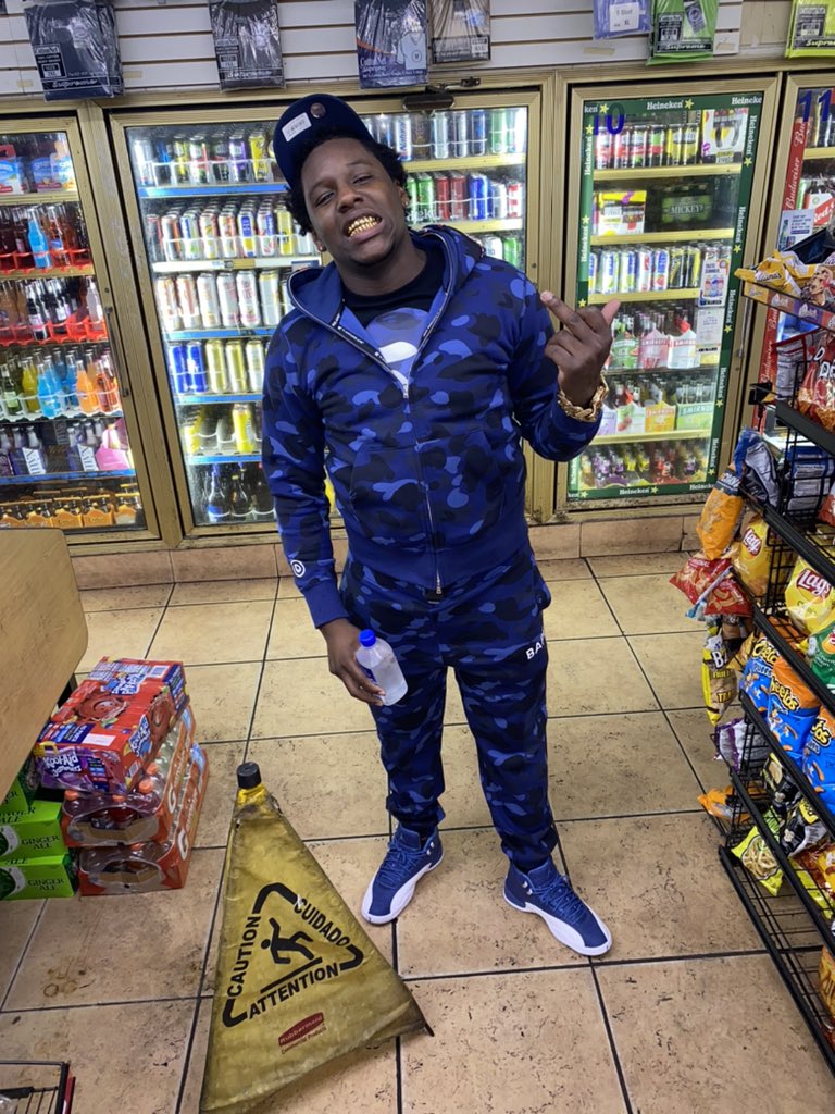 relentless_yg's tweet photo. Got my pistol on me , You know whats that bout I say shawty, shawty, can you help me out? I'm in the streets, I'm chasin' money, baby, tryna make it out #RELENTLESS4L🧡 #23😈 #LIBRAGANG♎️ ⚖️ https://t.co/PHmtKOPeTe