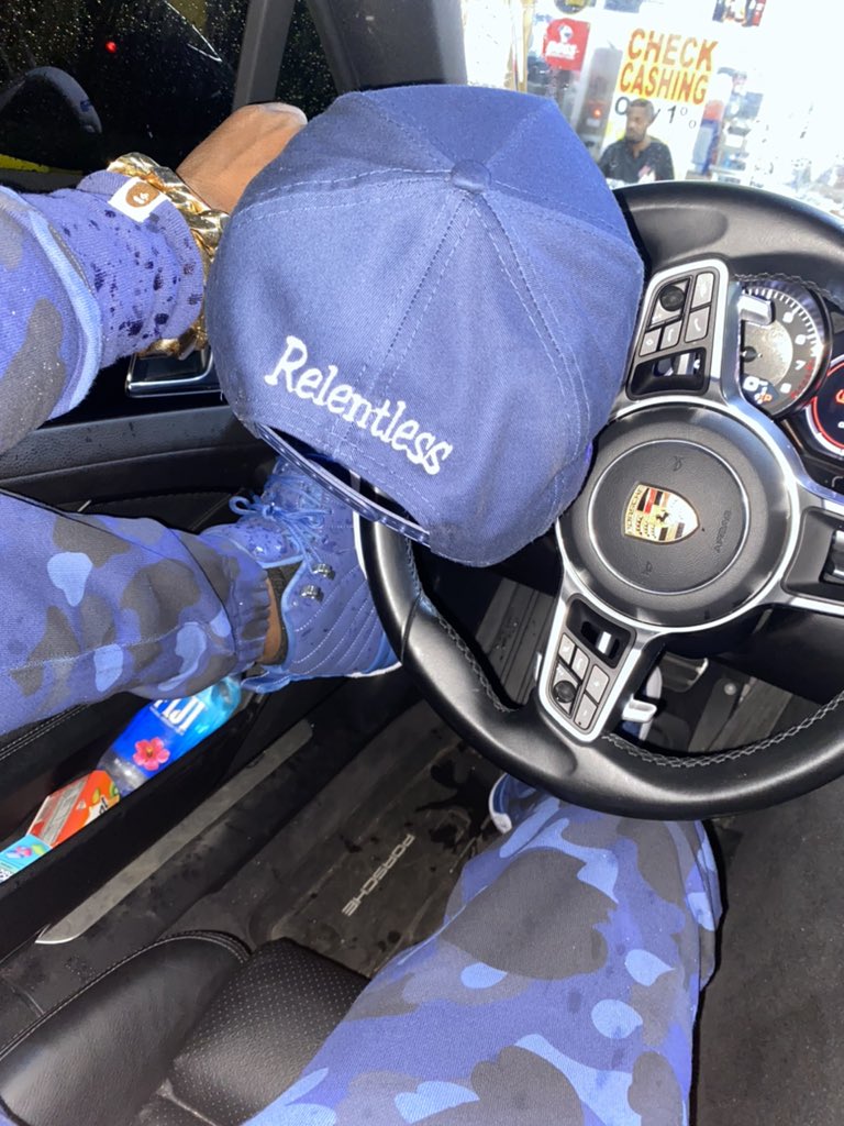 relentless_yg's tweet photo. Got my pistol on me , You know whats that bout I say shawty, shawty, can you help me out? I'm in the streets, I'm chasin' money, baby, tryna make it out #RELENTLESS4L🧡 #23😈 #LIBRAGANG♎️ ⚖️ https://t.co/PHmtKOPeTe