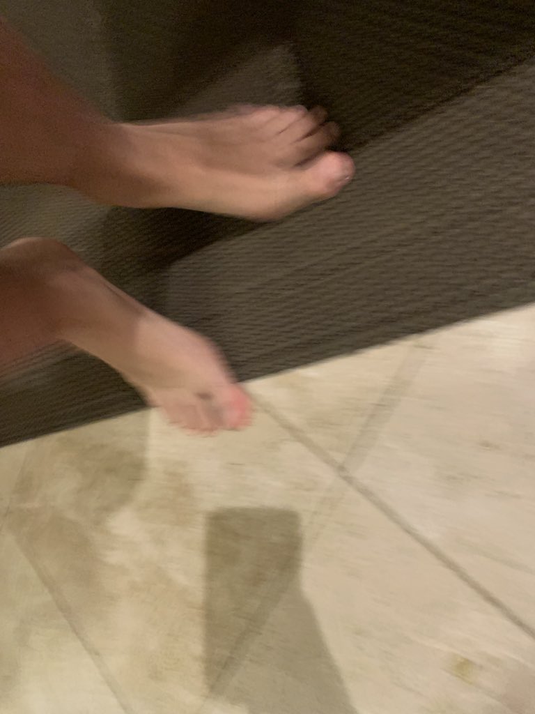bittysneeze's tweet photo. Evidence that waleed saleh has feet and always stands in second position https://t.co/Jl2jRuVX5l