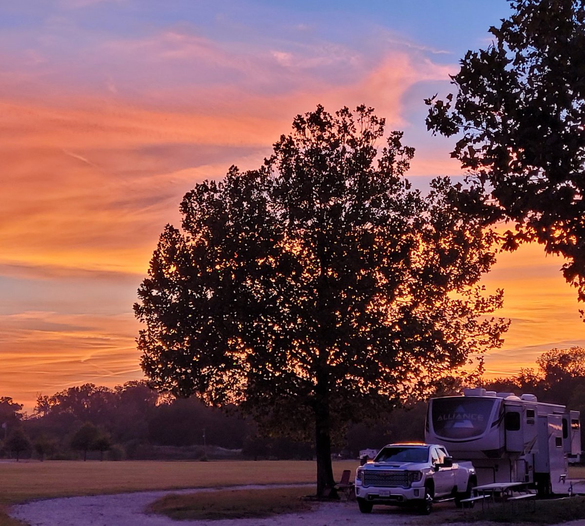 SarahsPointOfV1's tweet photo. Tom Sawyer RV Park in Memphis, Arkansas. https://t.co/bRoVbWX0qE