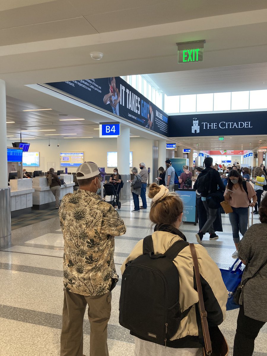 seanrieger's tweet photo. Looks like @SouthwestAir lost a lot of customers today. I’m one of them. Let me know when you think you might want to look into where my bag is at and how you want to refund my money. That’s two trips in a row that you’ve left me stranded. Thanks @Delta for getting me home. https://t.co/DUMsTybzYV