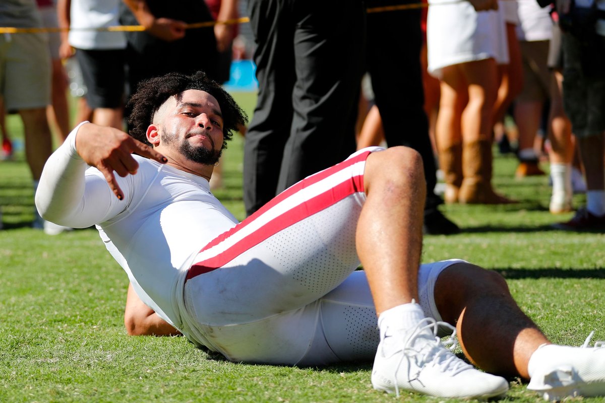 SoonerTracker's tweet photo. A whole entire vibe.

(peep the nails) 🤘⬇️ https://t.co/K1uHPprdIH