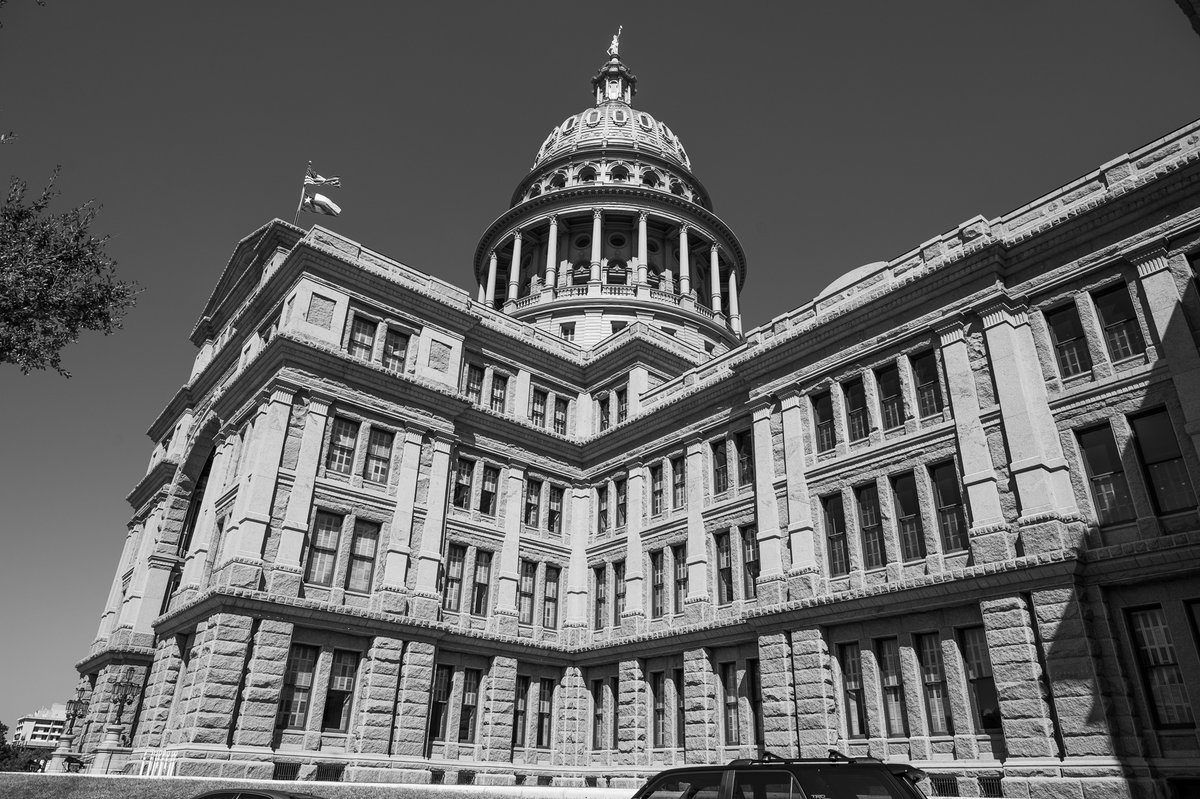 electric220's tweet photo. https://t.co/va5t2KywDn What a hoot! The Texas Blockchain Summit. If you were there, you know, If you missed it; I struggle to tell you how awesome it was. #blockchaintechnology #LeeBratcher #AustinTX #TedCruz https://t.co/4biMmgdlSE
