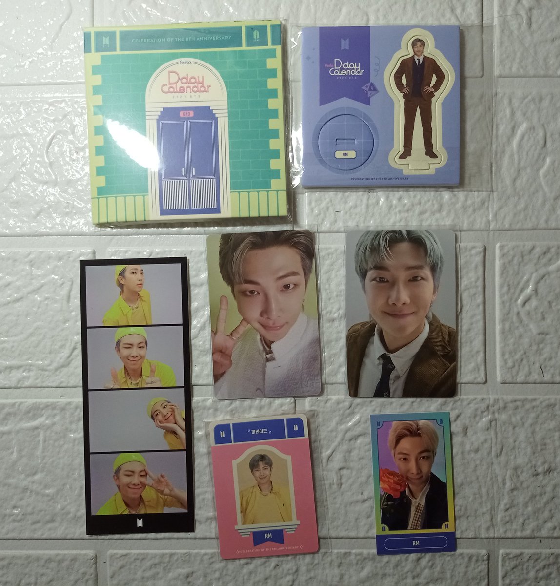 ShopArmyblink's tweet photo. ✨HAPPY 10.10 SALE✨
#ArmyBlink_Sale

💜BTS FESTA DDAY CALENDAR NAMJOON SET
🖤P400.00 (Full COD)

✔️OFFICIAL, ONHAND AND READY TO SHIP

COMMENT MINE + NAMJOON https://t.co/6hliGIRX1I