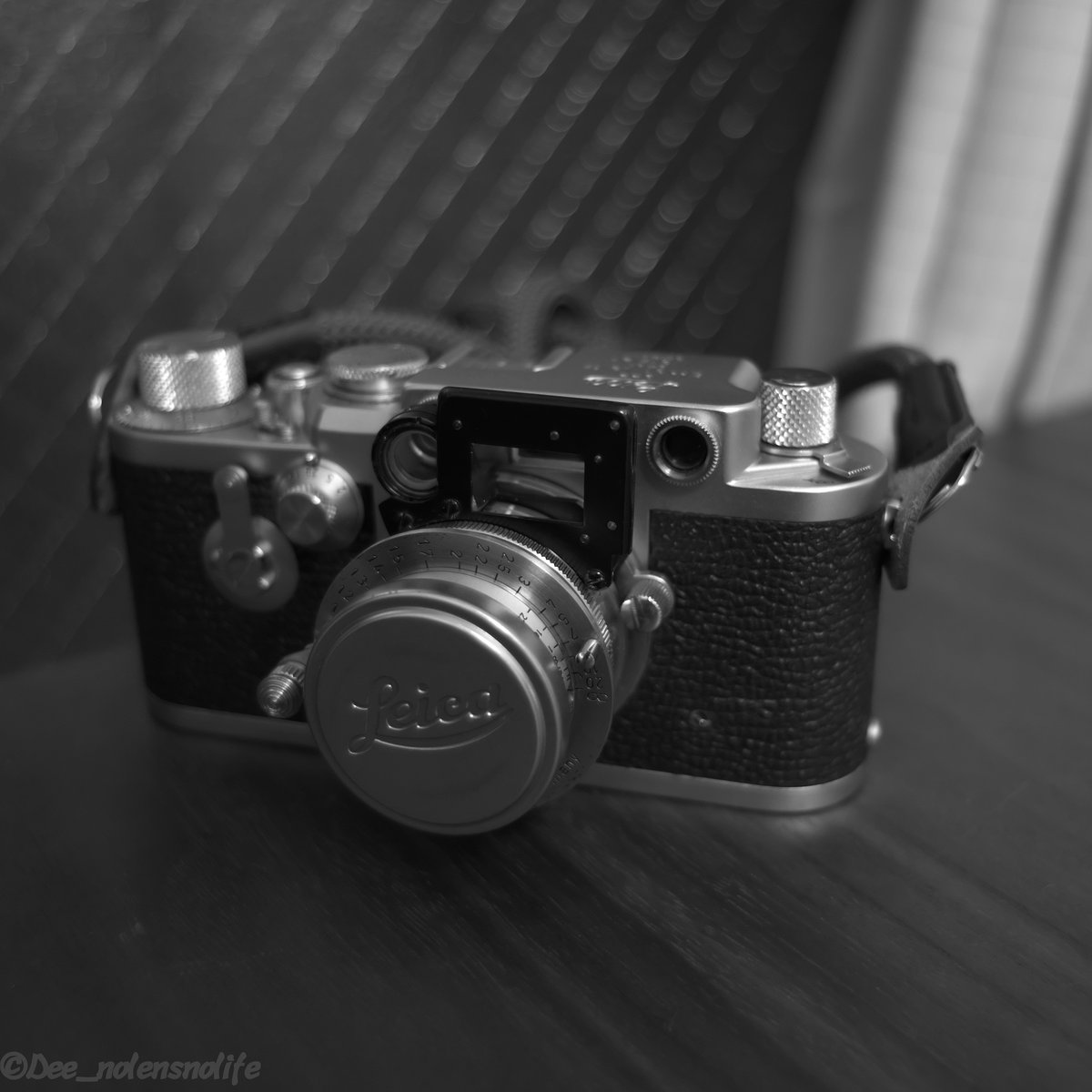 DNolensnolife's tweet photo. 接写装置を購入。
フィルムを入れようか悩む。
#Leica
#OskarBarnack
#IIIF
#Nooky https://t.co/0diMbTccUK