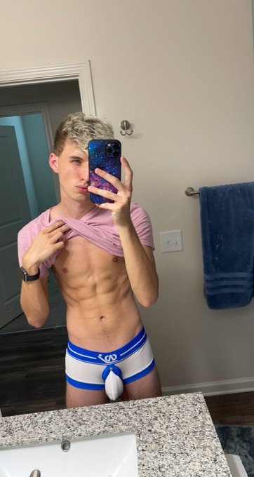 These def feel different but in a good way 😜 https://t.co/SWFcLIdJow<a href="/tag/goodbye2019"class="tags"><span>#goodbye2019</span></a>