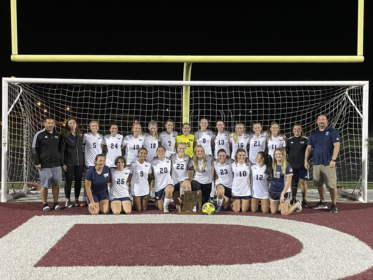 Hendricks_Elite's tweet photo. 2021 SECTIONAL CHAMPS!!!  @triwestsports @TW_Principal  @TWBruinStrength @nwhsc1 @TWBruinsSoccer @TWHS_WSoccer https://t.co/F5oAqVPe8H