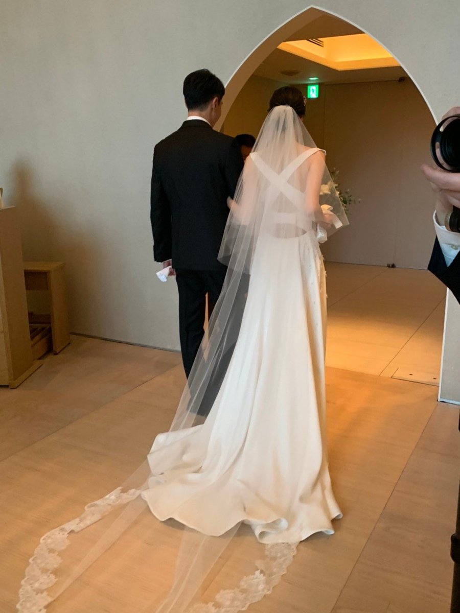 ______omimi's tweet photo. 今日で結婚式から1年が経ちました💐楽しかったな〜〜 https://t.co/qiPCfAnIrN