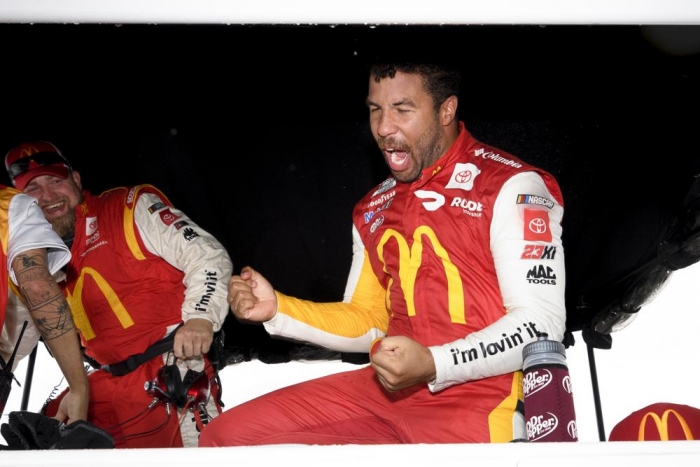 thelasentinel's tweet photo. Bubba Wallace Makes History at Talladega; Becomes Second Black Driver to Win NASCAR Cup Race
Read full story, click the link in bio. #linkinbio #blackcommunity #lasentinel #sentinelnews #sentinelservice
More details below
https://t.co/4af4QuGn3d https://t.co/BWNGktBIEt