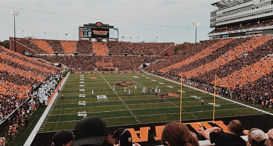 Alea_Lause's tweet photo. Thank you Lord for Iowa football 🖤💛#iowafootball #pennstatesucks https://t.co/hW0YwTSUk9
