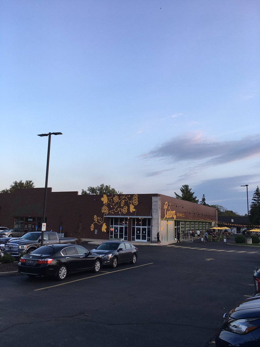 RDANKLEF's tweet photo. Patio weather in October  @EudoraBrewingCo 🍻 https://t.co/34aohkZCeC