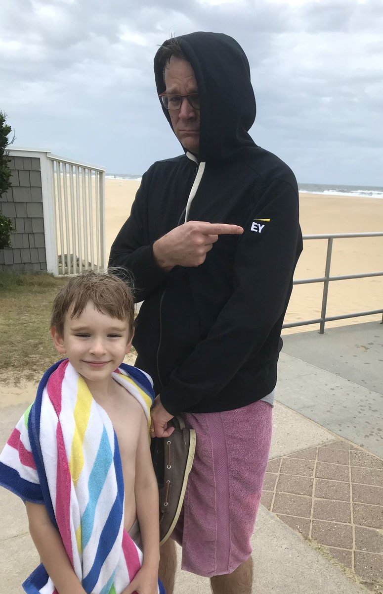 WHeyniger's tweet photo. Flying the EY colors with Hobey at Virginia Beach 😌 the water was warm for swimming! https://t.co/LuLpFQzKBE