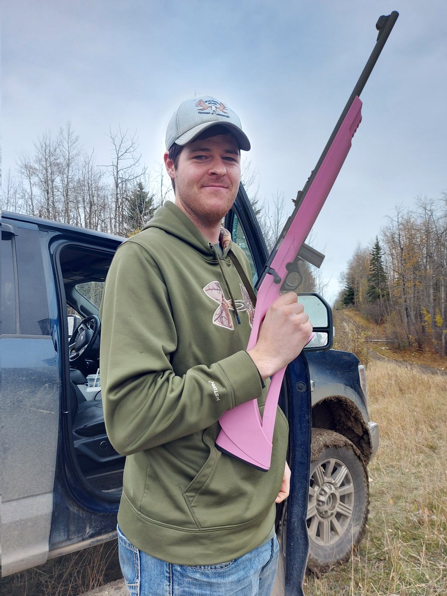 Caarrrry83's tweet photo. Babe got me a new gun today for my birthday! And just couldn't wait to give it to me! So we had to go test it out! 🥰 #iloveyou #dirtythirty #hunting #pinkgun https://t.co/7QdinEHbkV