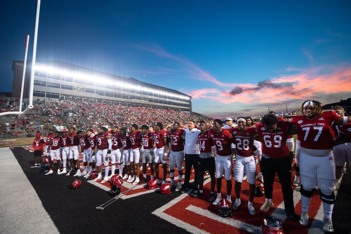 JaxStateFB's tweet photo. Gamecocks come away victorious with late score against Stephen F. Austin! 
#FearTheBeak | 🔗 https://t.co/1aXEgUXsK7 https://t.co/v8tgWdSnDi