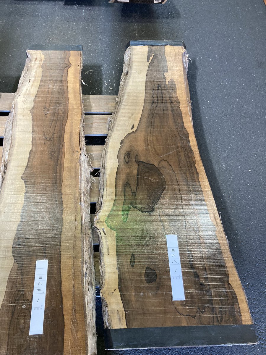 木は色んな表情があるのが面白いところ！これはシリコテという木。

変わっててカッコいい。

この木ならどんなデザインでもオシャレに見えそう(о´∀`о)
#素材に頼るな