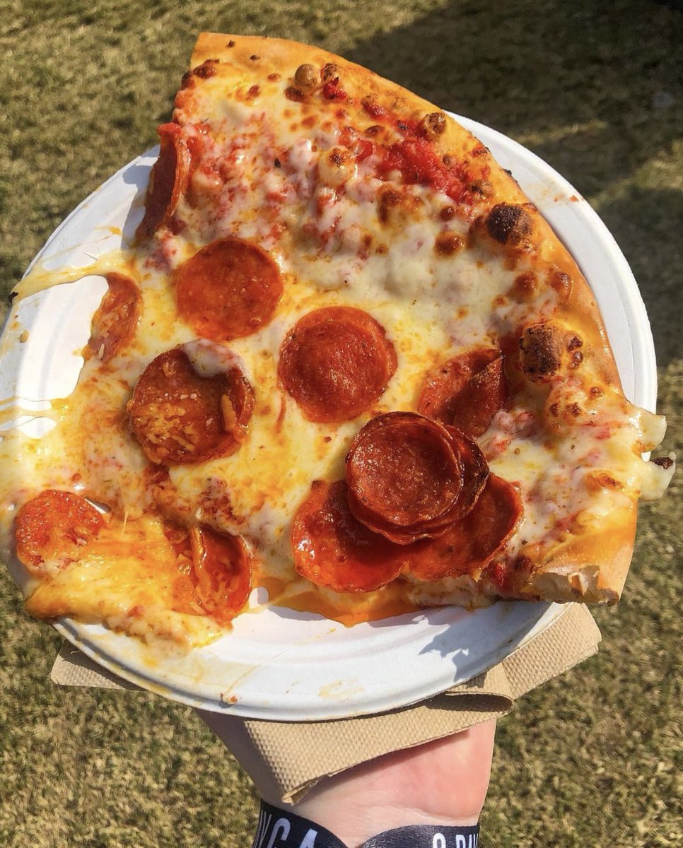ACLeats's tweet photo. @southsideflyingpizza …you have a pizza of our hearts 🍕 #acleats 📸 @okie_foodie  #keepaustineatin https://t.co/tnMbR4E6uO