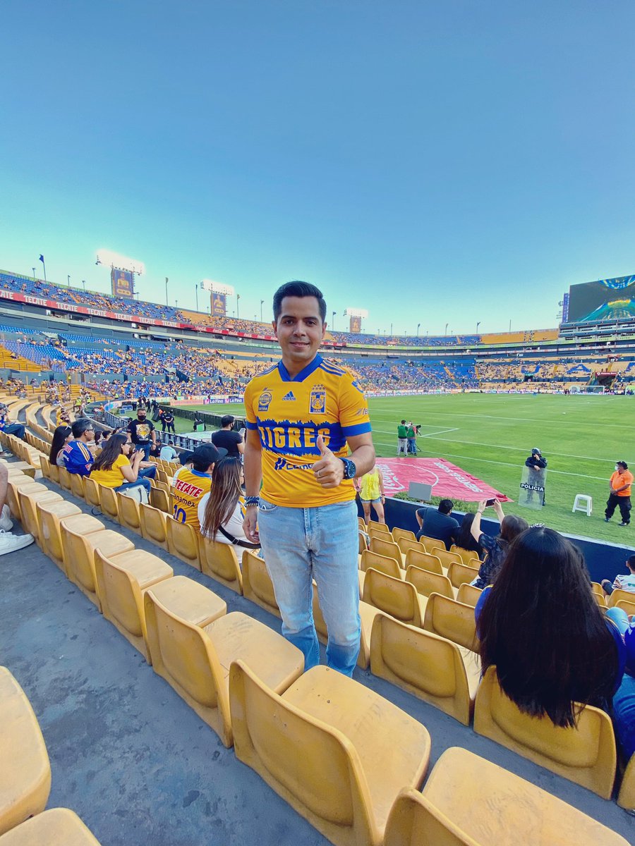 EstebanCNL's tweet photo. ¡ #tigres a ganar! #timhortoms https://t.co/wrRS81n7rt