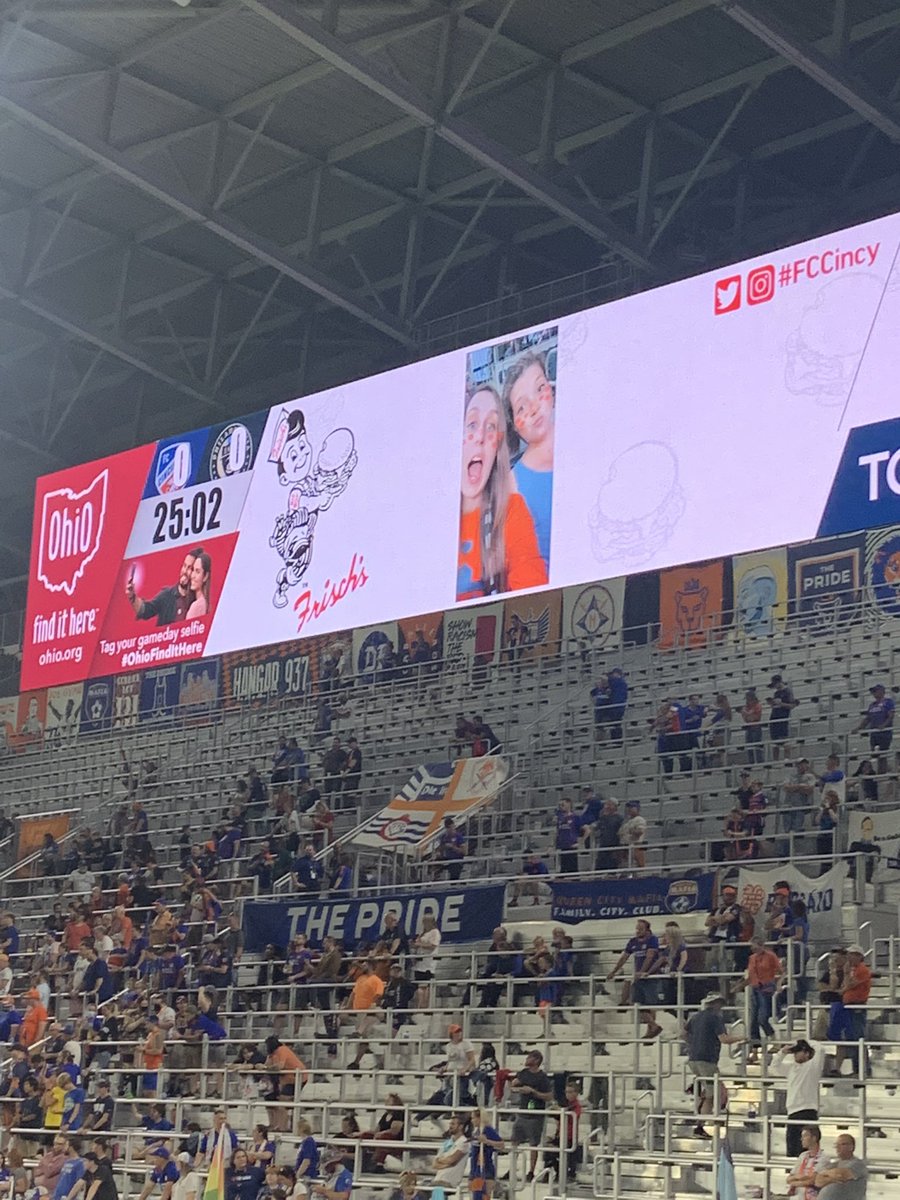 WhatTheBuck11's tweet photo. We famous @miss_daisyduke #FCciny https://t.co/7c5wtfuyC6
