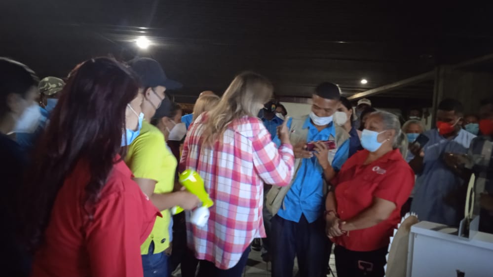 Fundabit_Falcon's tweet photo. #09Oct La ministra @_LaAvanzadora compartió con la Doc. Marelys Castro y con todos los entes adscritos del Estado.Fundabit Falcon dijo presente,con la demostración de sus producciones.Entre ellas el  juego en realidad aumentada"Coronavirus"bajo el entorno de programación Scratch https://t.co/vPKEEkl3xM