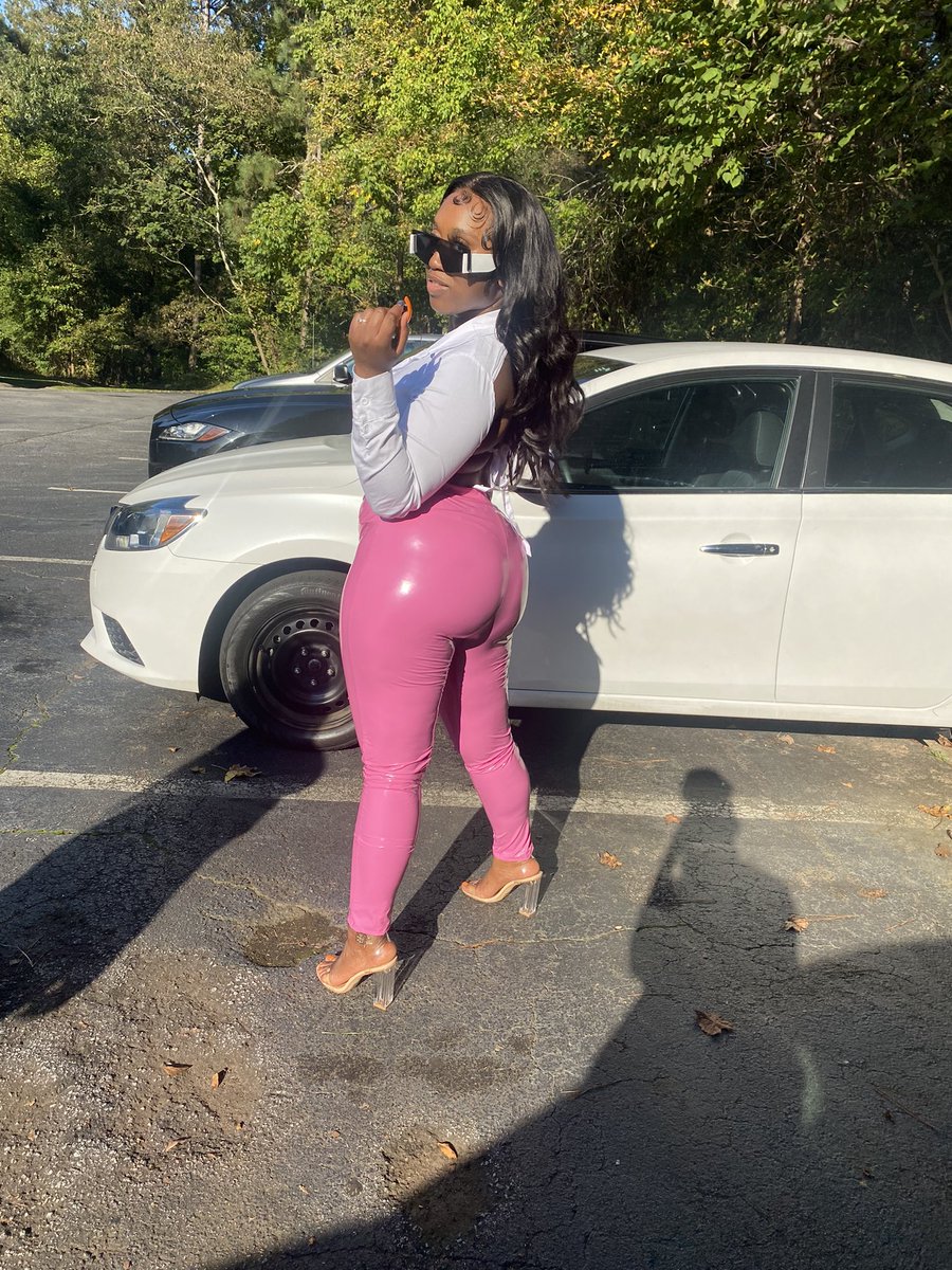 SelfMadeNae_'s tweet photo. I’ve Been In Georgia Eating My 🍑 🤣💕 https://t.co/vXzu39kkrO