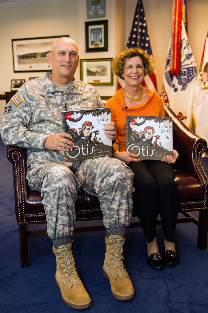 USArmy's tweet photo. The #USArmy is saddened by the passing of Gen. Raymond Odierno.

He retired in 2015 as Chief of Staff of the Army after 39 years of faithful service. 

His love, respect and commitment to Soldiers &amp; their families is his legacy.  Our thoughts and prayers are with his family. https://t.co/lEWfIndkKk