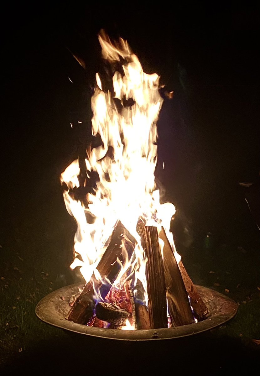 BIG_DWD's tweet image. That’s a FAAR y’all…. #FallFire