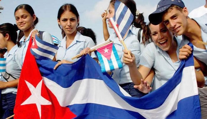 radio_cubana's tweet photo. #Cuba #RadioCubana #SomosContinuidad 

🤩 La juventud cubana, continuidad de la obra revolucionaria... #ACubaPonleCorazon ❤️🇨🇺💙

@IcrtCuba @UJC_ICRT @UJCdeCuba @YuzaimaCardona @YaquedeCuba @CimarronCuba @manolitoweb @radionline @TamaritGaby @uleysuarez  @palma_tejas @cajigal92 https://t.co/rM8Zmk1Zeh