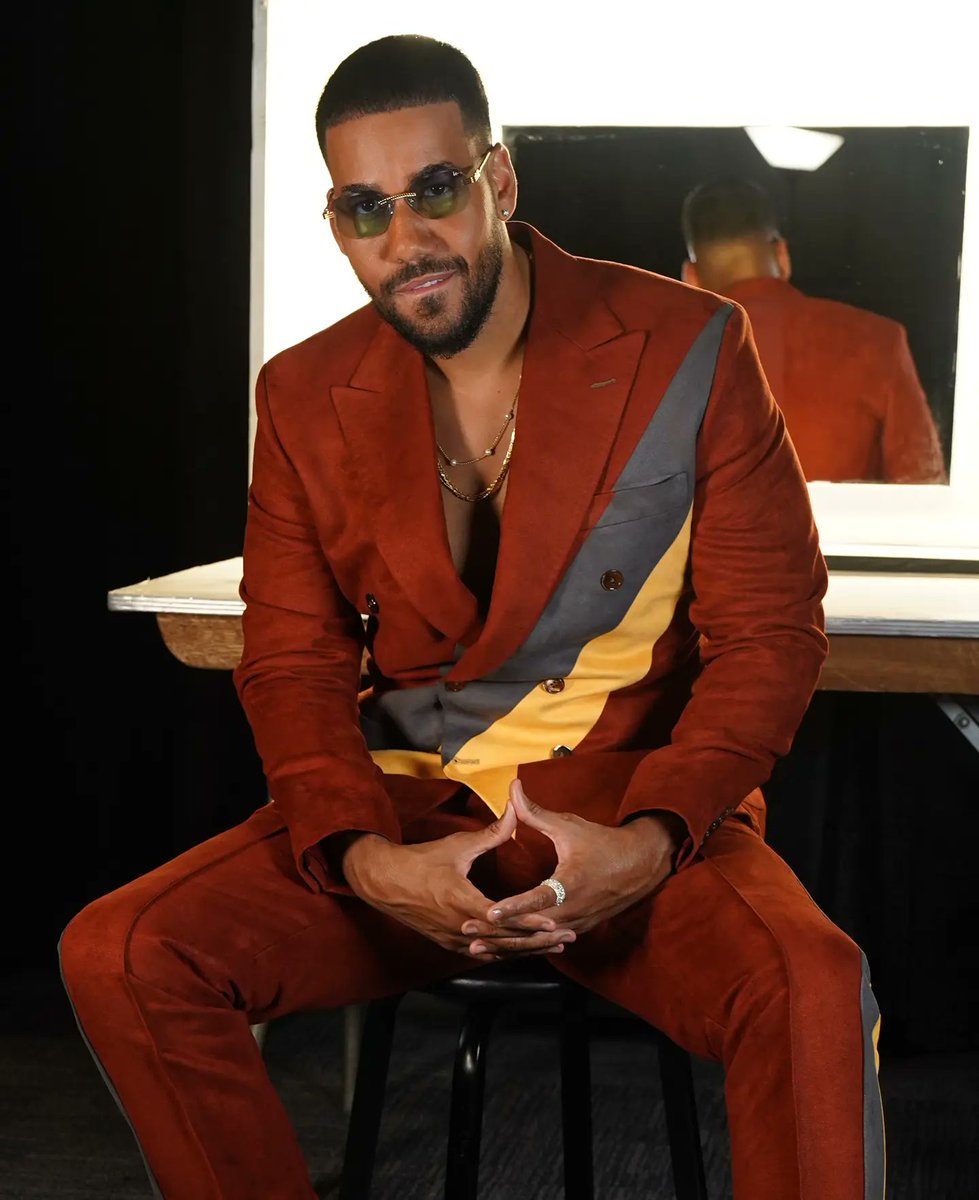 RomeoSantosPage's tweet photo. En el 2019 rompí este estadio, ahora se repite la historia con @Aventura.. Show time 🔥 https://t.co/4vI7xpiY1M