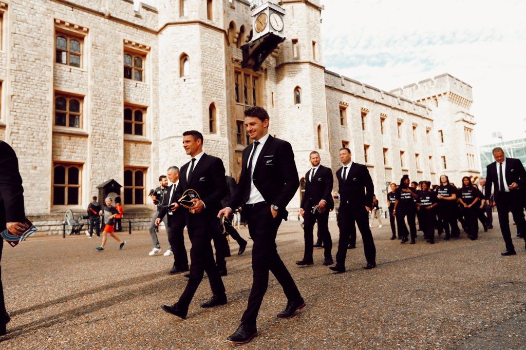 スーツが似合いすぎる方々🧐 #オールブラックス | #オータム