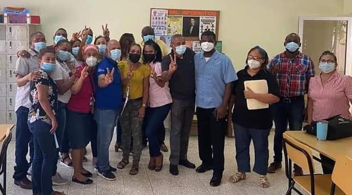 WanderCirc's tweet photo. «En la Seccional Mendoza-San Luis la ¡BARRIDA! Será total» No importa la alianza de Macos y Cacata, ellos representan a los MUDOS y al PATRÓN. #SeVan. Los maestros/as ya decidieron por @WanderCirc y el @pEduardoHidalgo. ¡VAMOS A GANAR! 
#HidalgoVuelve
#Vota2 ✌🏽🗳 https://t.co/5wuzFKogQY