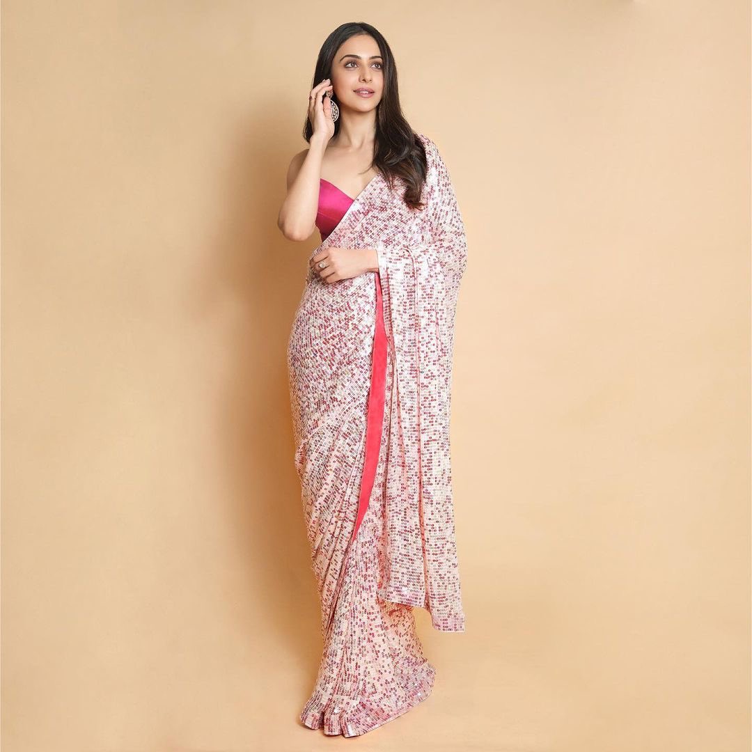 NameIsBoni's tweet photo. Happy Happy Happy Birthday to Gorgeous &amp; prettiest preet dear @Rakulpreet.. Wishing U a very very happiest birthday ahead.. Have a great year ahead.. 

#HappyBirthdayRakulPreet #RakulPreet #HBDRakulPreetSingh #RakulPreetSingh.. https://t.co/JycSMTbUhN