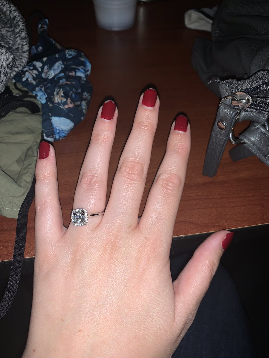 Colleen Moore tweet media