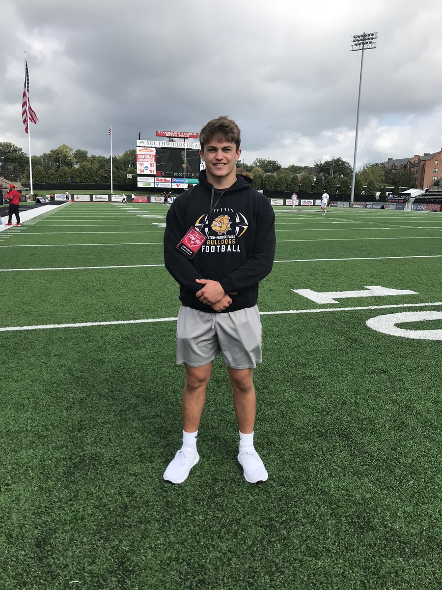 Thank you <a href="/ysufootball/">Youngstown State Football</a> for the game invite🐧 Congrats on the win! #GoGuins <a href="/CoachTPhillips/">Tom Phillips</a> <a href="/fbcoachdp/">Doug Phillips</a> <a href="/CoachNardo27/">Bryan Nardo</a>