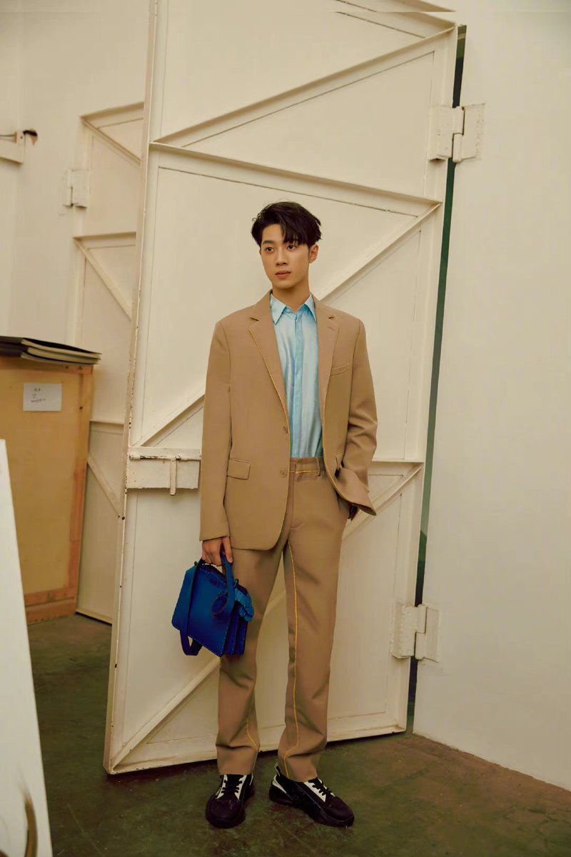 보그 웨이보 업데이트 

#LAIKUANLIN #라이관린 #赖冠霖