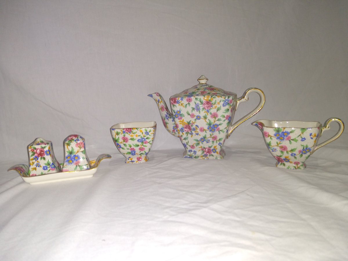 AnnaYod89596386's tweet image. Excited to share the latest addition to my #etsy shop: Royal Winton Old Cottage Grimwades Ltd made in England Chintz tea set etsy.me/3oOdu5c #oldcottage #old #cottage #chintz #grimwades #england #royalwinton #teapot #teaset
