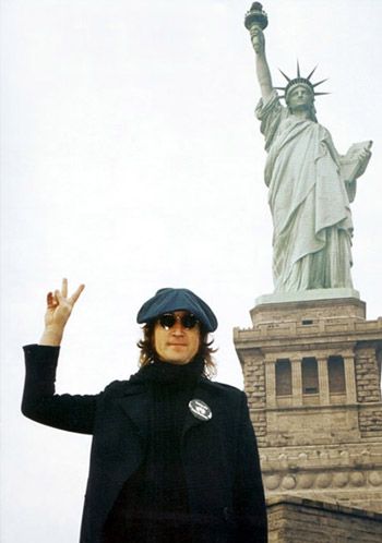 CarriereHenry's tweet image. Celebrating English singer, songwriter, musician, actor, and peace activist John Winston Ono Lennon #BOTD 1940
